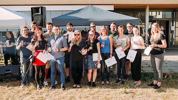 Gruppenbild der Absolventinnen und Absolventen 2019